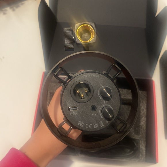 Fifine Podcast Microphone - XLR/USB Dynamic - No Pop filter included - Picture 3 of 3